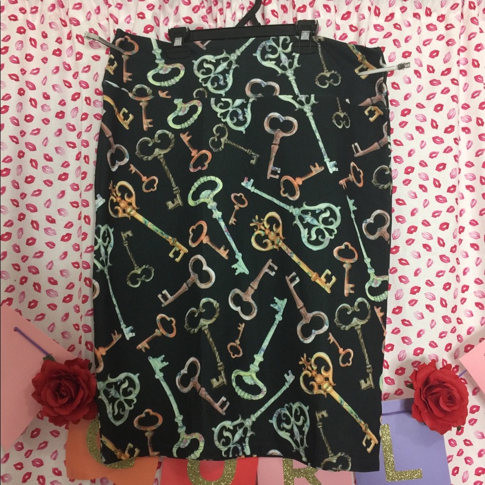 LuLaRoe Cassie 2XL Keys design *Unicorn*